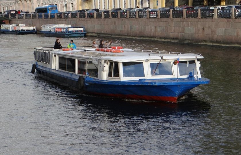 Теплоход Рощинка