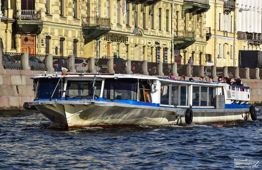 Теплоход Охтинка