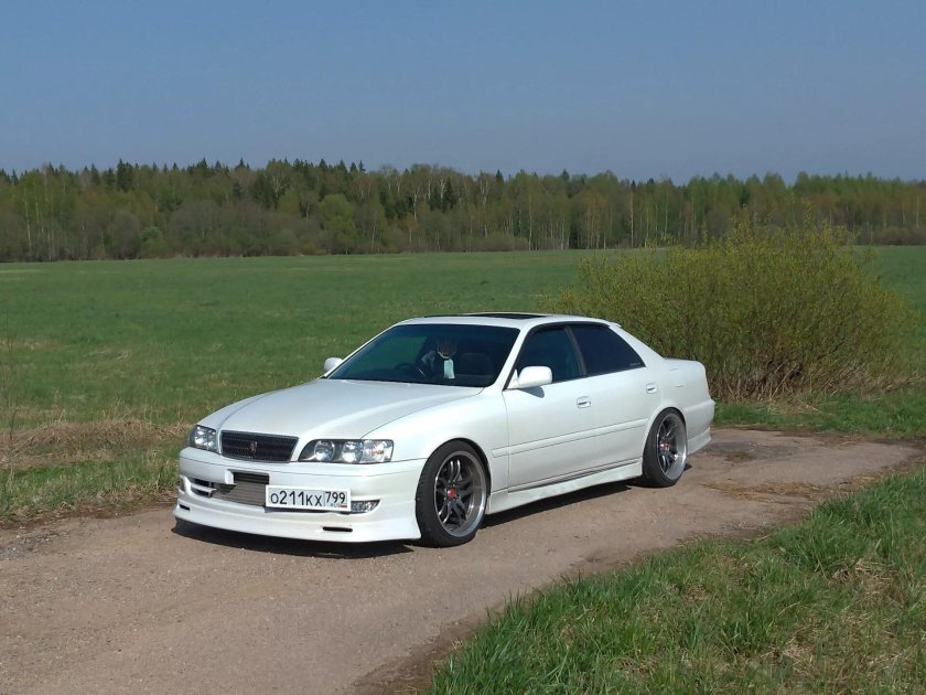 Toyota Chaser белый