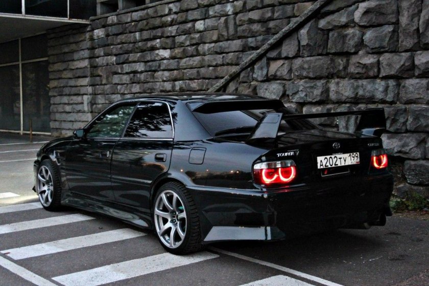 Тойота Чайзер черный