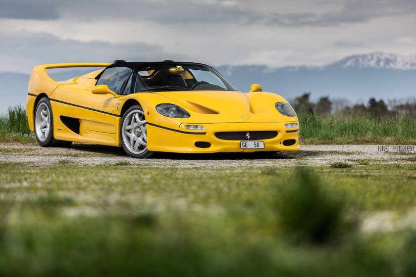Ferrari f50 желтый