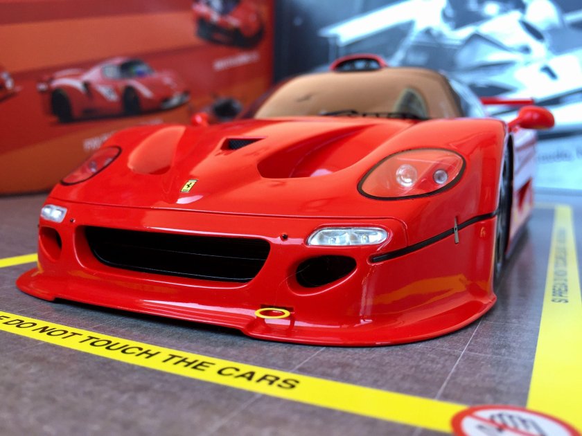 Ferrari f50 1/18 hot Wheels