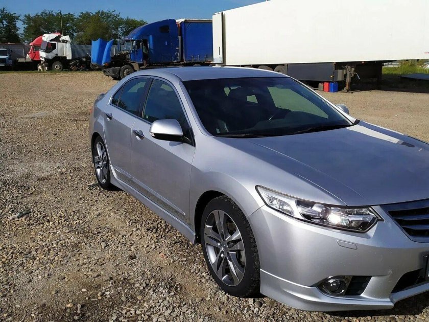 Honda Accord 8 серебристый