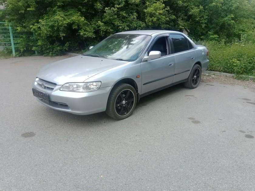 Хонда Аккорд 2002 года