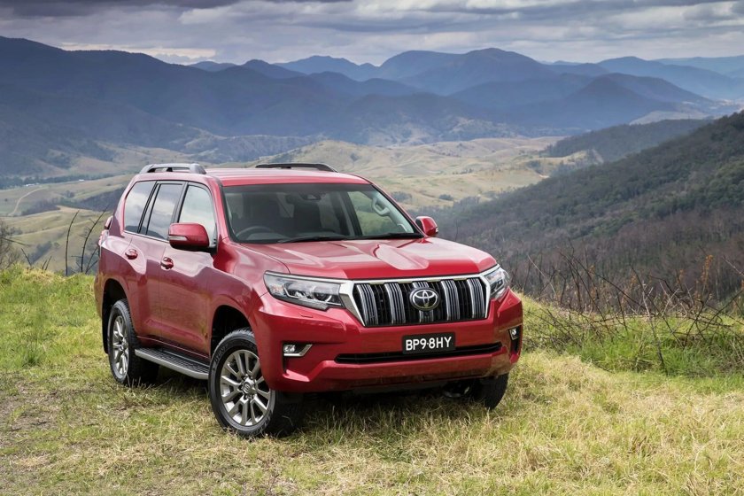 Toyota Land Cruiser Prado красный