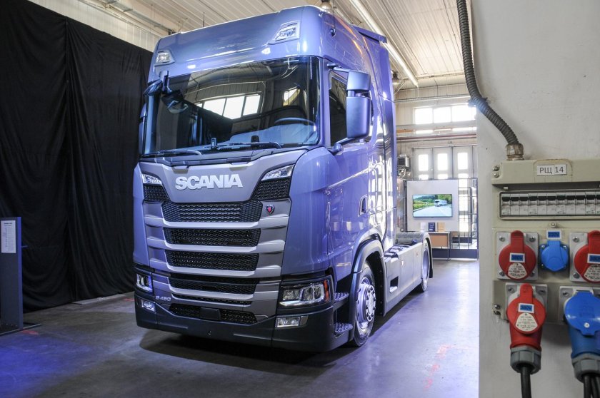 Скания 400 седельный тягач