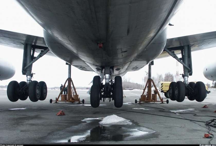 Ил 96 300 шасси