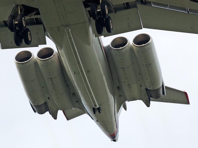 Самолет ил-62м