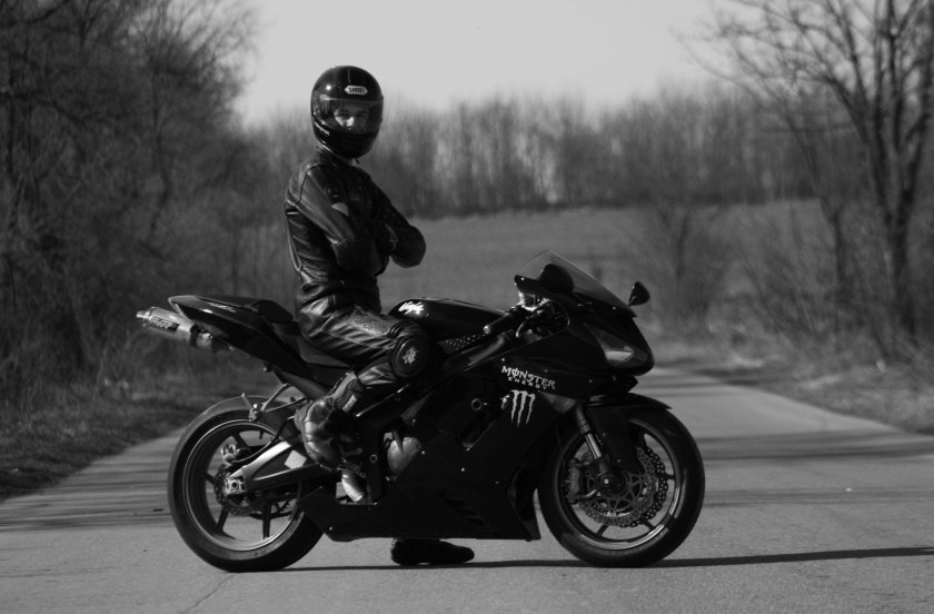 Парень на мотоцикле