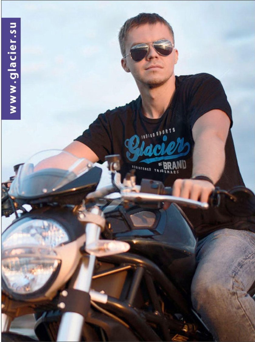 Мужчина на мотоцикле