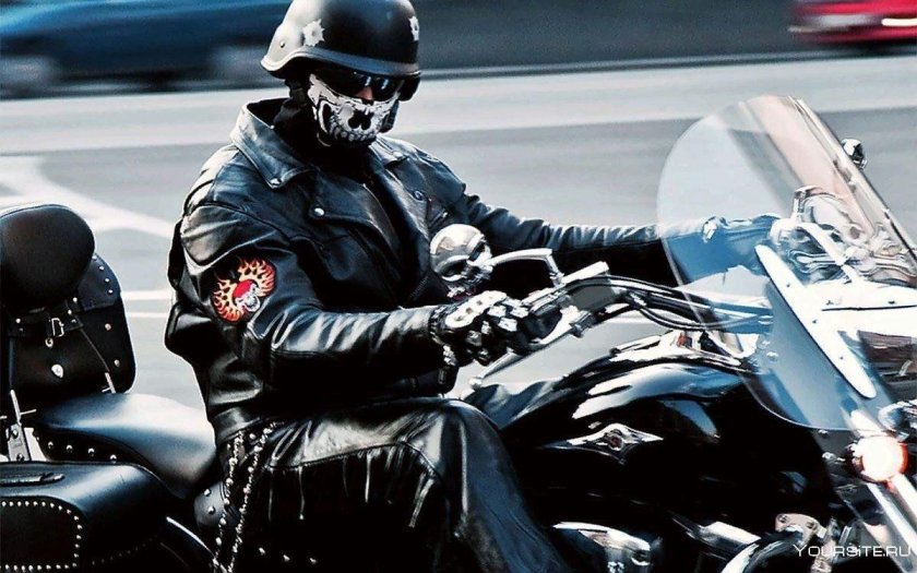 Крутой байкер