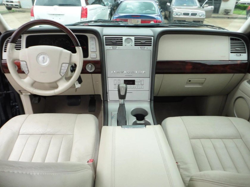 Lincoln Navigator 2004 салон