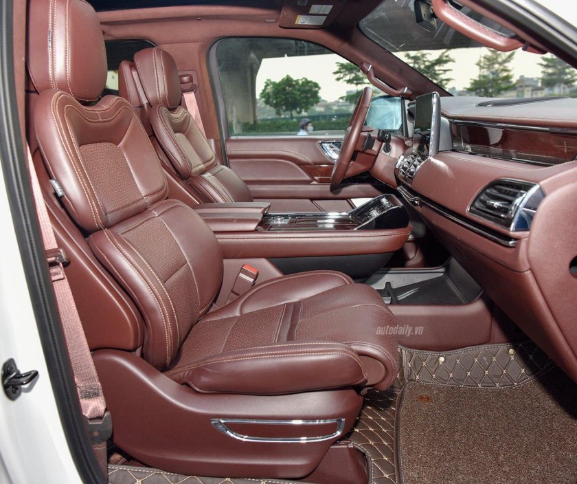 Lincoln Navigator 2020 салон