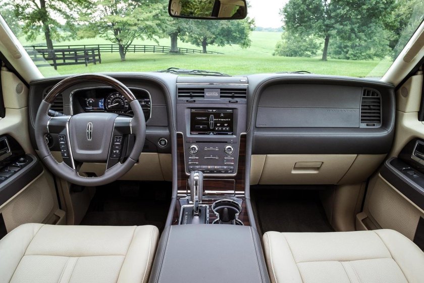 Lincoln Navigator 2017 салон