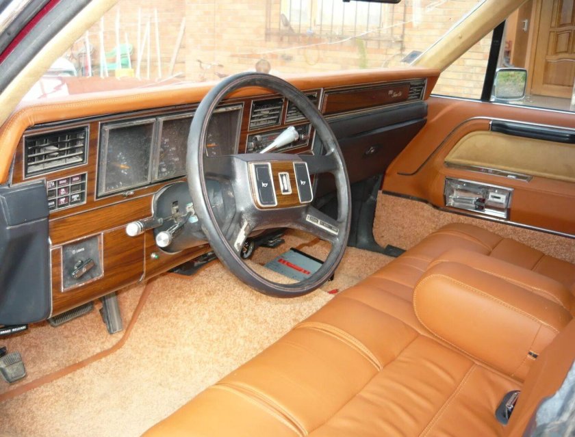 Lincoln Town car 1981 салон