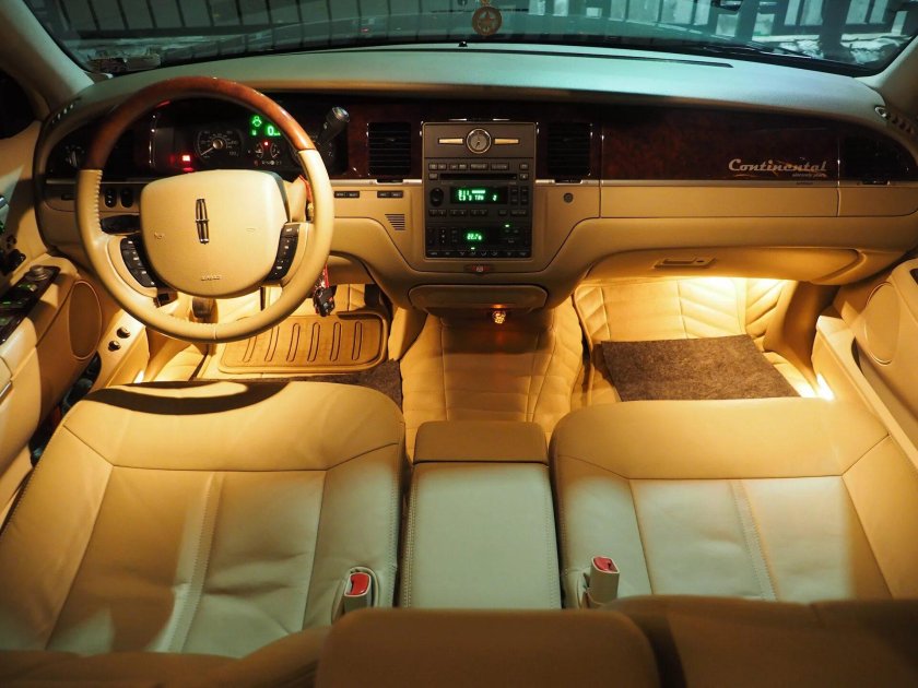 Lincoln Town car 2 салон