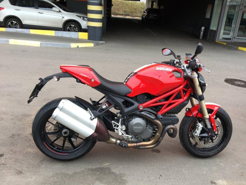 Ducati monster 1100