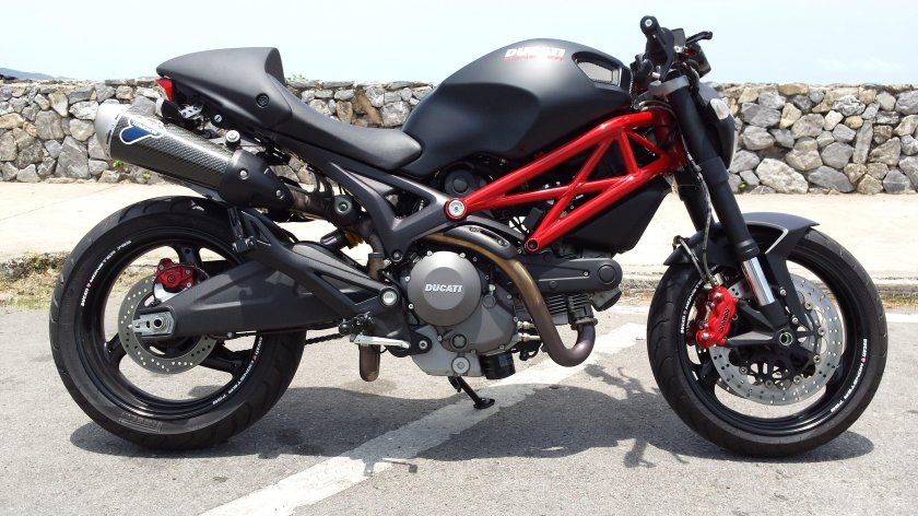 Дукати Монстер черный