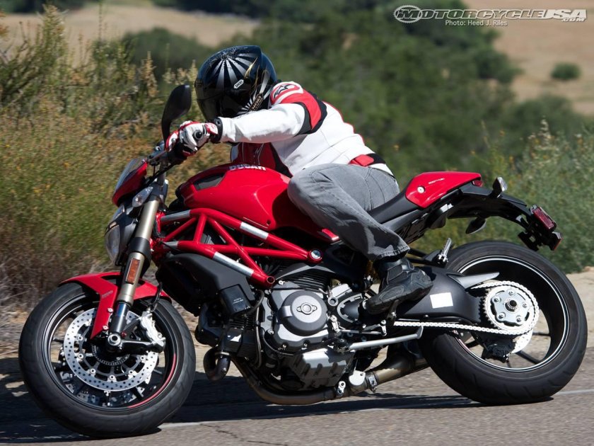 Ducati Monster 696
