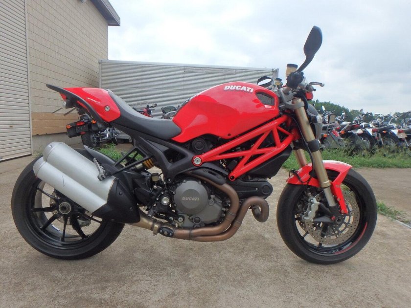 Дукати Монстер 1100