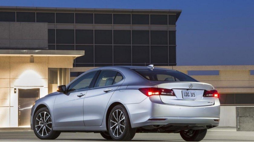 Акура седан 2015