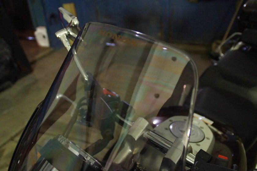 Ветровое стекло на мотоцикл Хонда х4