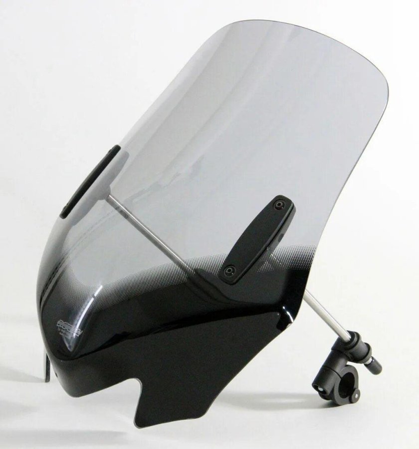Универсальное ветровое стекло на мотоцикл Puig