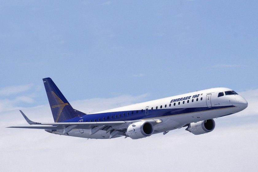 Самолет Эмбраер 190