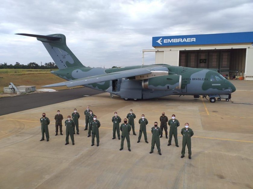 Самолет Embraer Kc-390