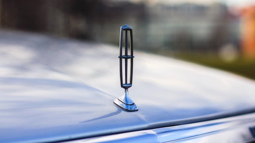 Значок Линкольн на капот