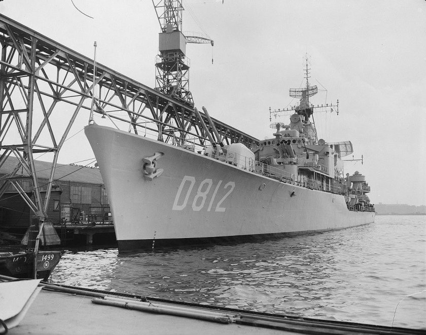 Акидзуки эсминец 2010