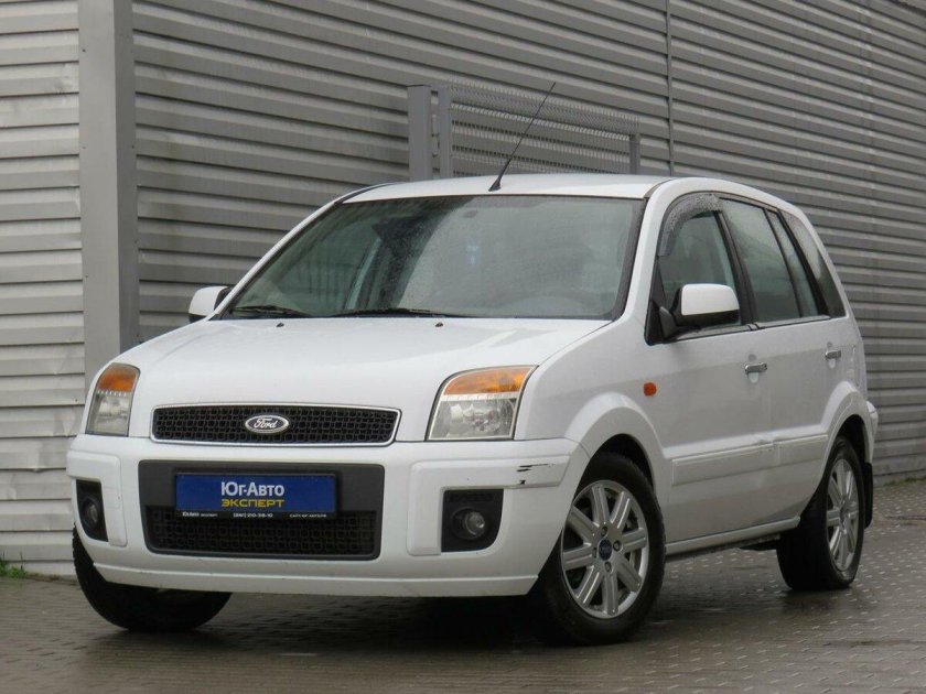 Форд Фьюжн белый