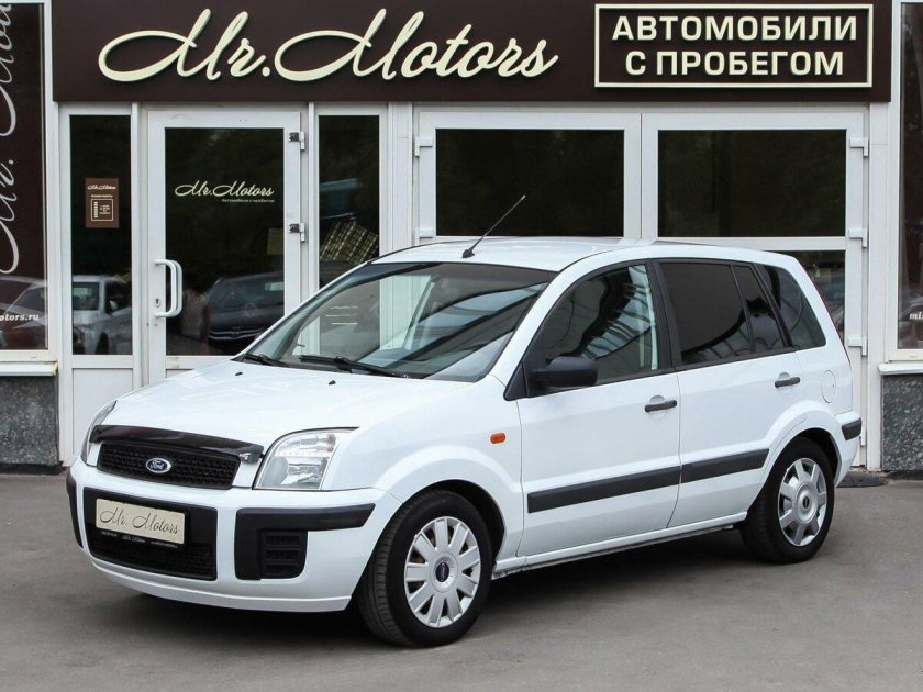 Форд Фьюжн белый