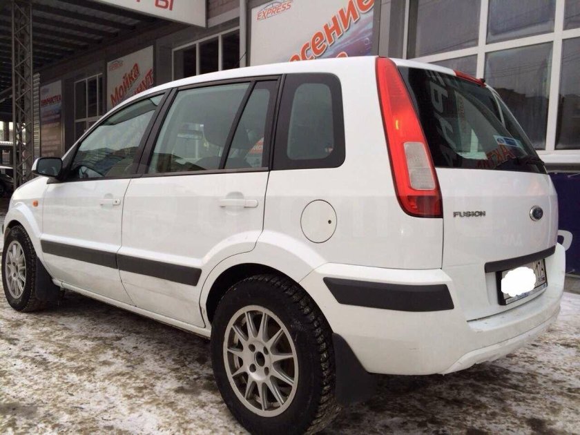 Форд Фьюжн 1.4 белый