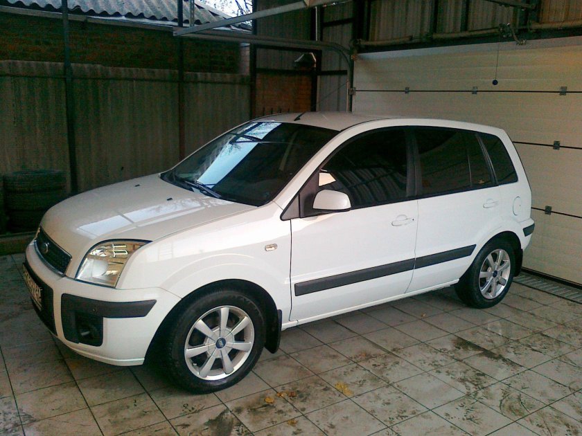 Ford Fusion 2007 белый