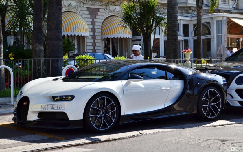Бугатти ЧИРОН белая