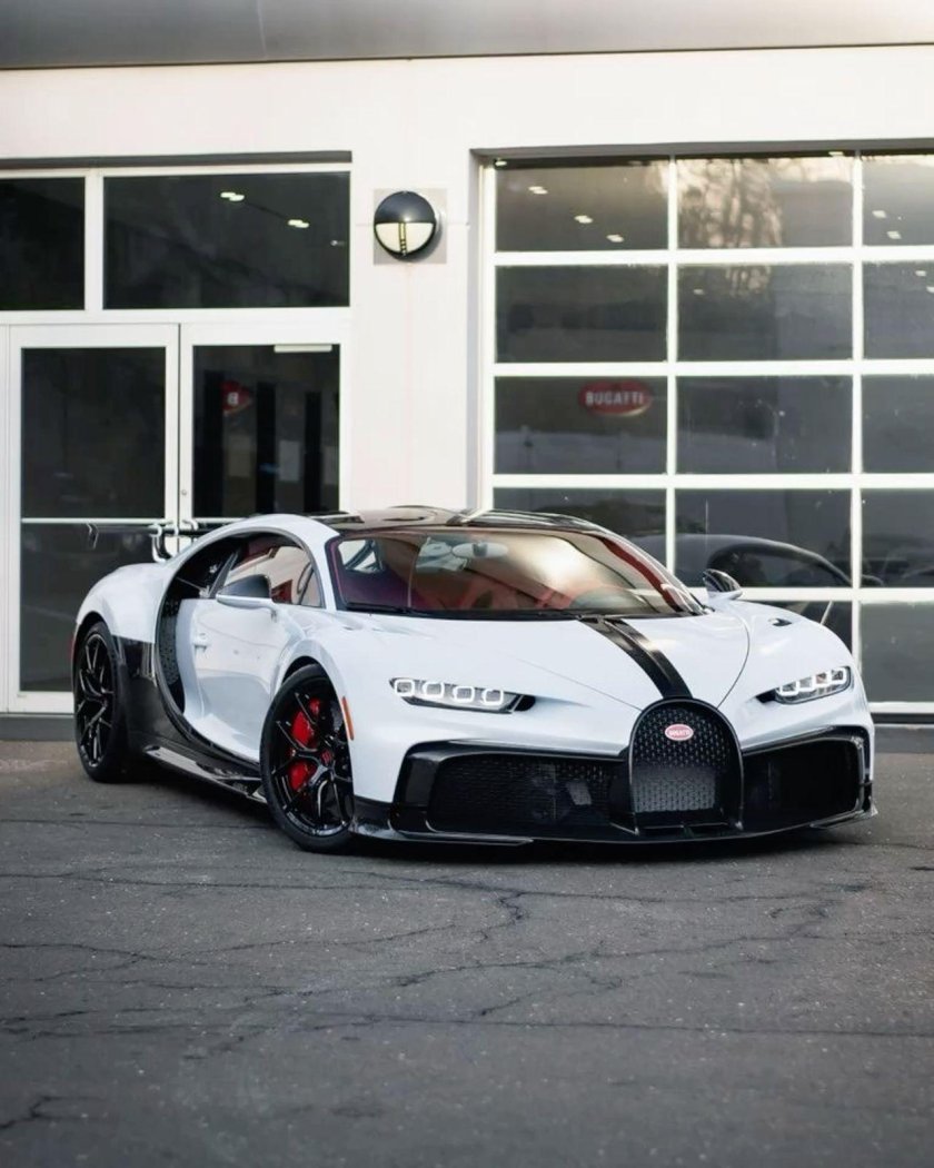 Bugatti chiron pur sport