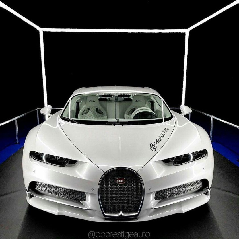 Бугатти ЧИРОН белая