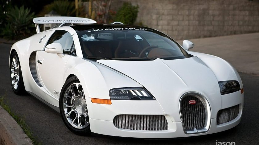 Бугатти Вейрон белая