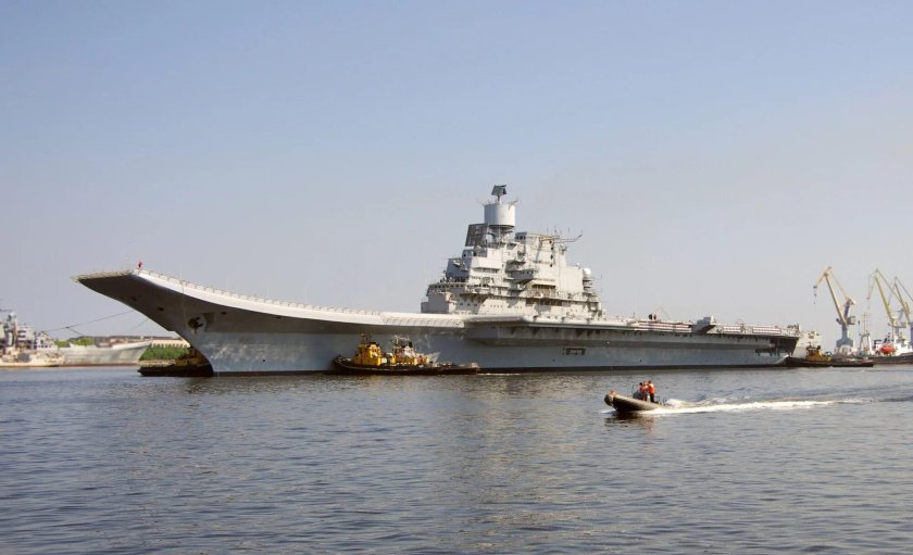 Авианосец Vikramaditya
