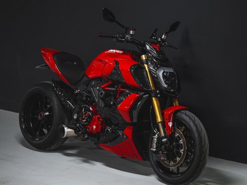 Мотоцикл ducati diavel 2020