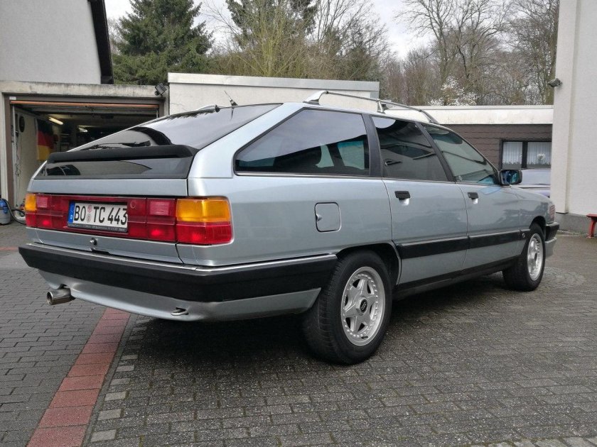 Audi 100 avant III
