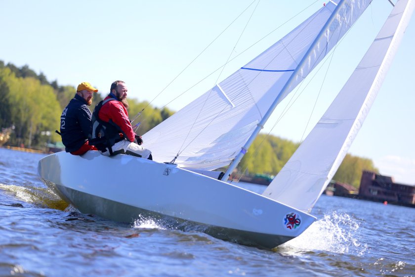 Швертбот 470