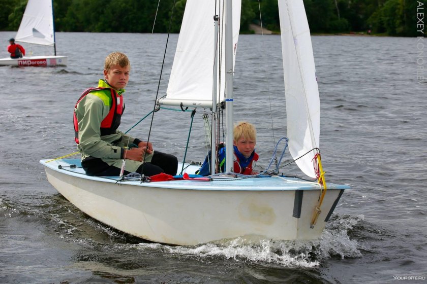 Швертбот 470