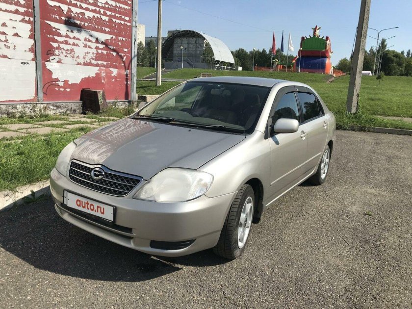 Тойота Королла 2002 года