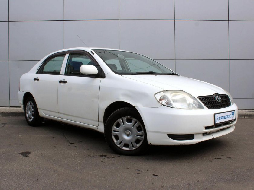 Тойота Королла белая 2002
