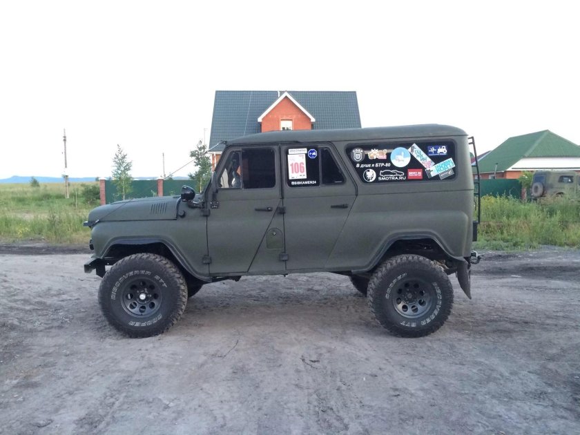 УАЗ длинный 3153