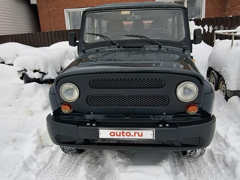 Черный уаз хантер