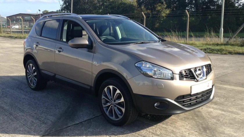 Nissan Qashqai коричневый