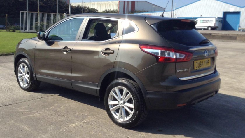 Nissan Qashqai коричневый